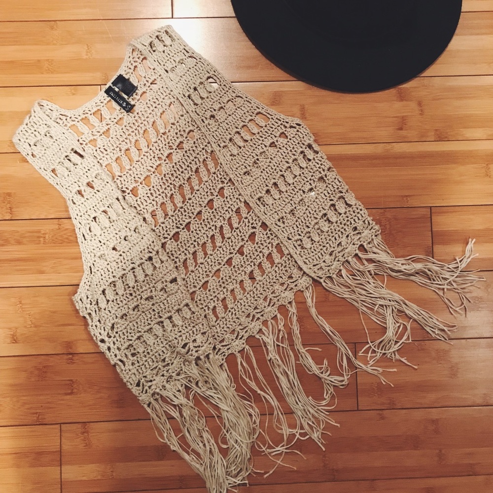 Boho 🌞 crochet fringe vest